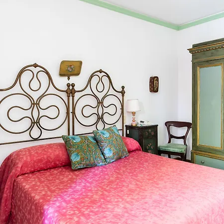 Residenza D'epoca Quattro Fontane 4*
