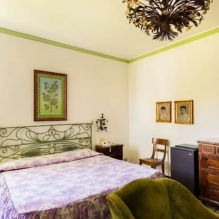 Hotel Residenza D'epoca Quattro Fontane 4*